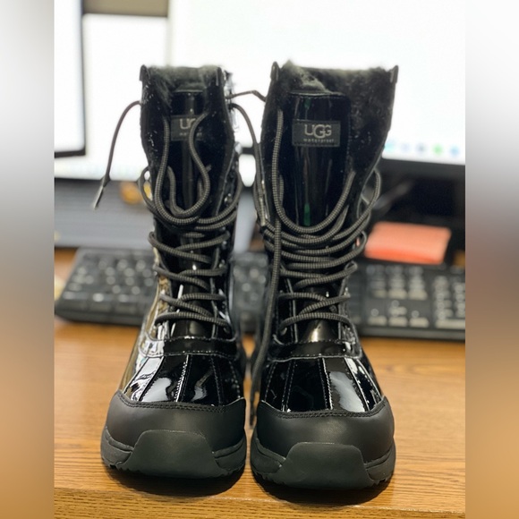 UGG Women's Adirondack Patent Boot-Size 10 - Picture 2 of 11